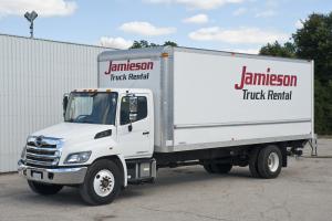 26 FT TRUCK WITH POWER LIFT